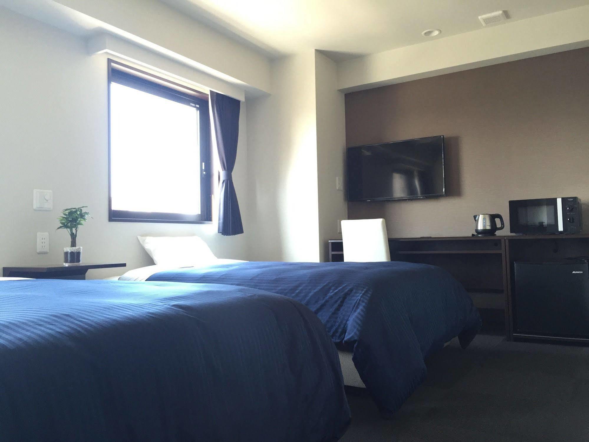 Hotel Livemax Kasai Ekimae Токио Экстерьер фото